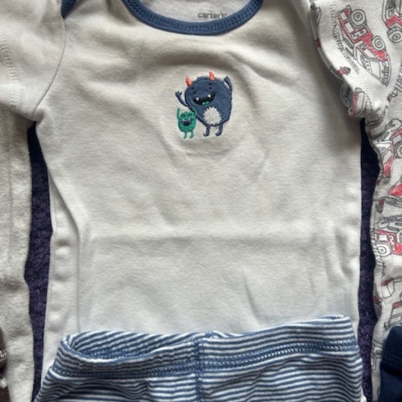 Carter's matching baby outfits (x3) - All size 6 months - Picture 5 of 13